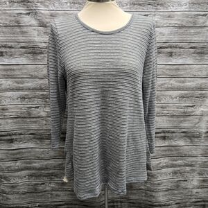 Ava James high low grey top